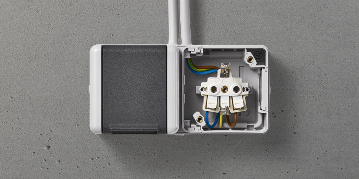 Doppelsteckdose mit Trennsteg bei Elektro-Montagen-Wohlfahrt in Pößneck