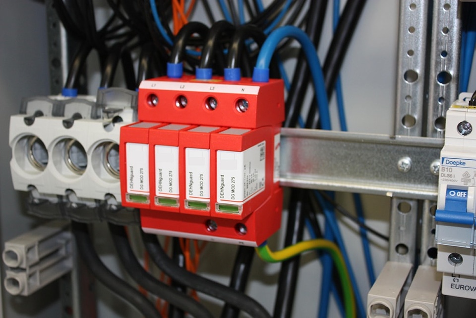 U berspannungsschutz bei Elektro-Montagen-Wohlfahrt in Pößneck